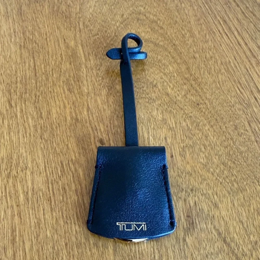 NWOT Tumi key fob